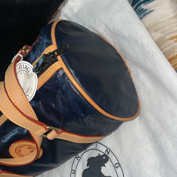 Hunting World Circler Hand Bag - Picture 3 of 8